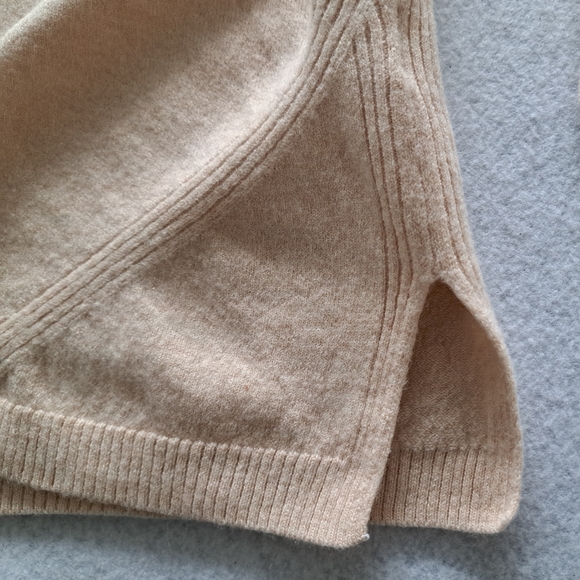 100% Extra Fine Merino Wool Elegant Cream Turtleneck Sweater By Nicole Miller - Picture 6 of 15